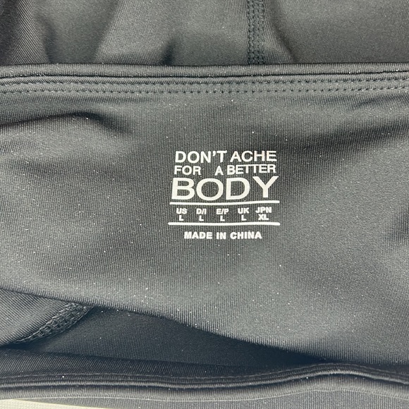 Yoga Shorts - Picture 4 of 4